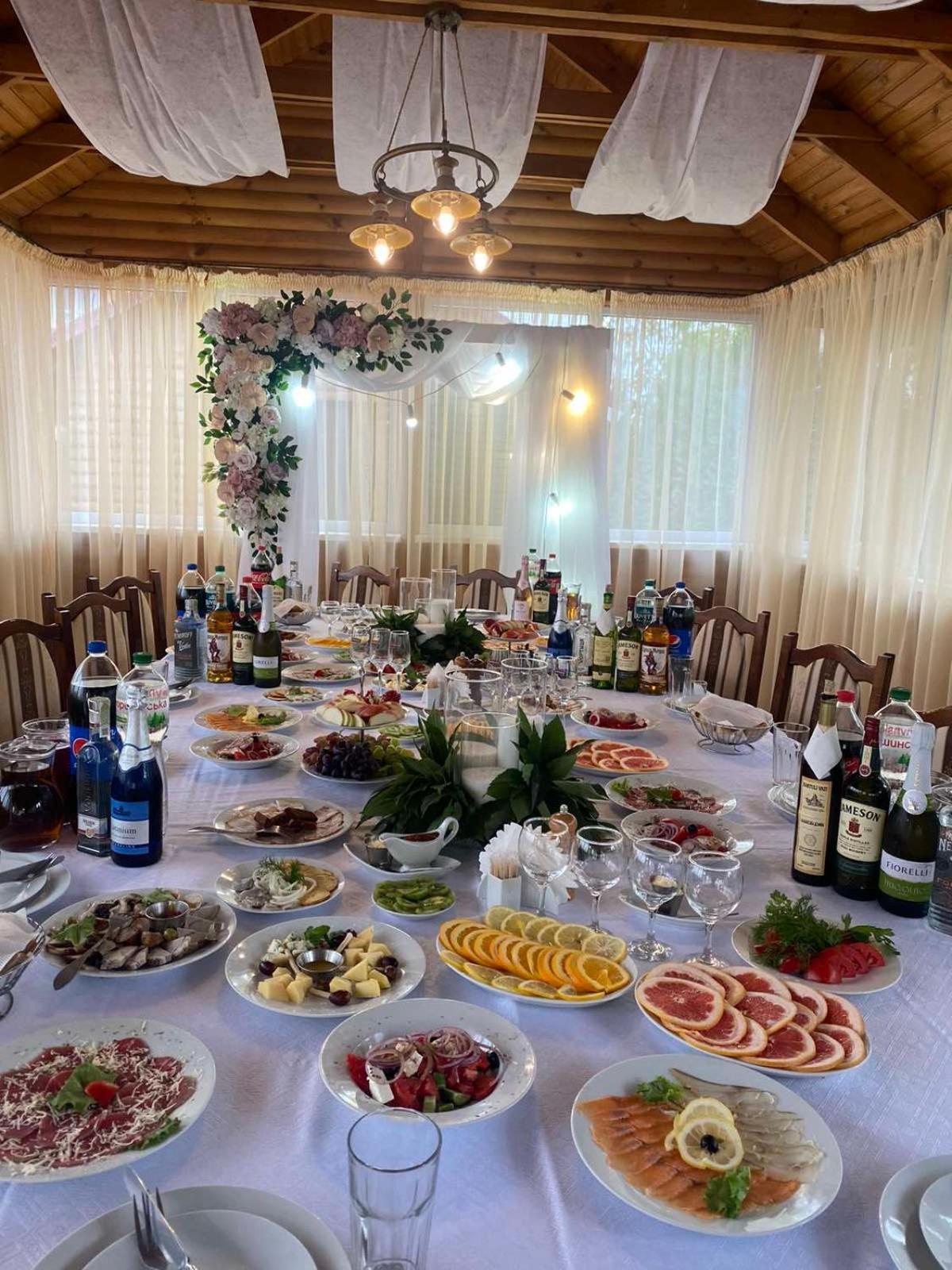 Райский Дворик Pogreby  Buitenkant foto