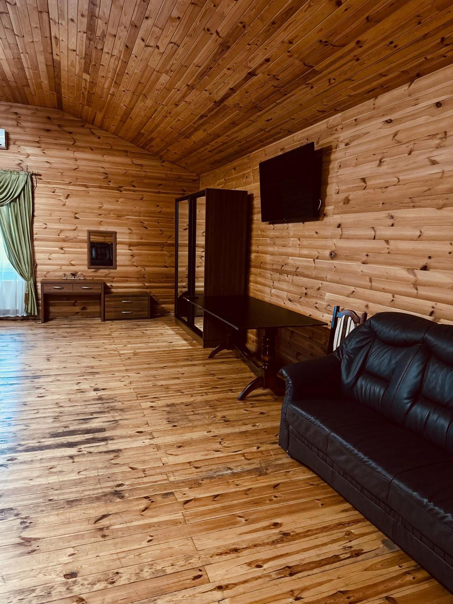 Райский Дворик Pogreby  Buitenkant foto